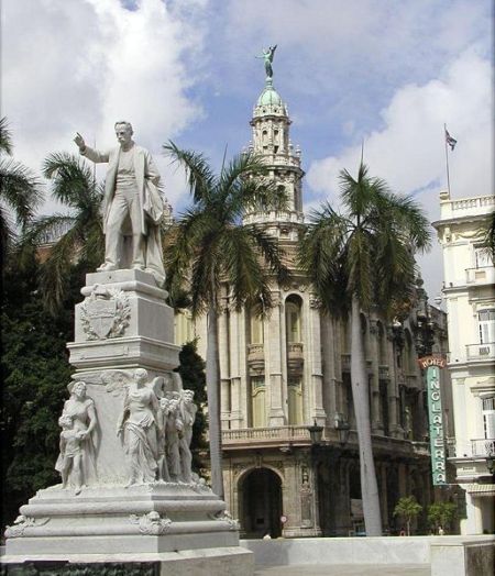 José Martí en el Parque Central, de La Habana